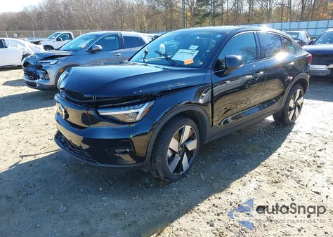 2023 Volvo C40 Recharge Pure Electric Twin Ultimate z USA, uszkodzony, nr VIN YV4ED3GM3P2063352